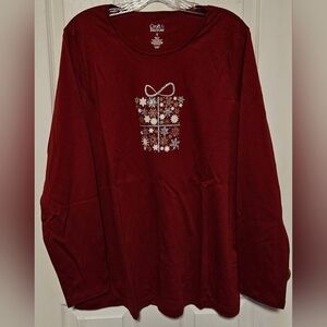 NEW Croft & Barrow Red Long Sleeve Top with Christmas Present Design